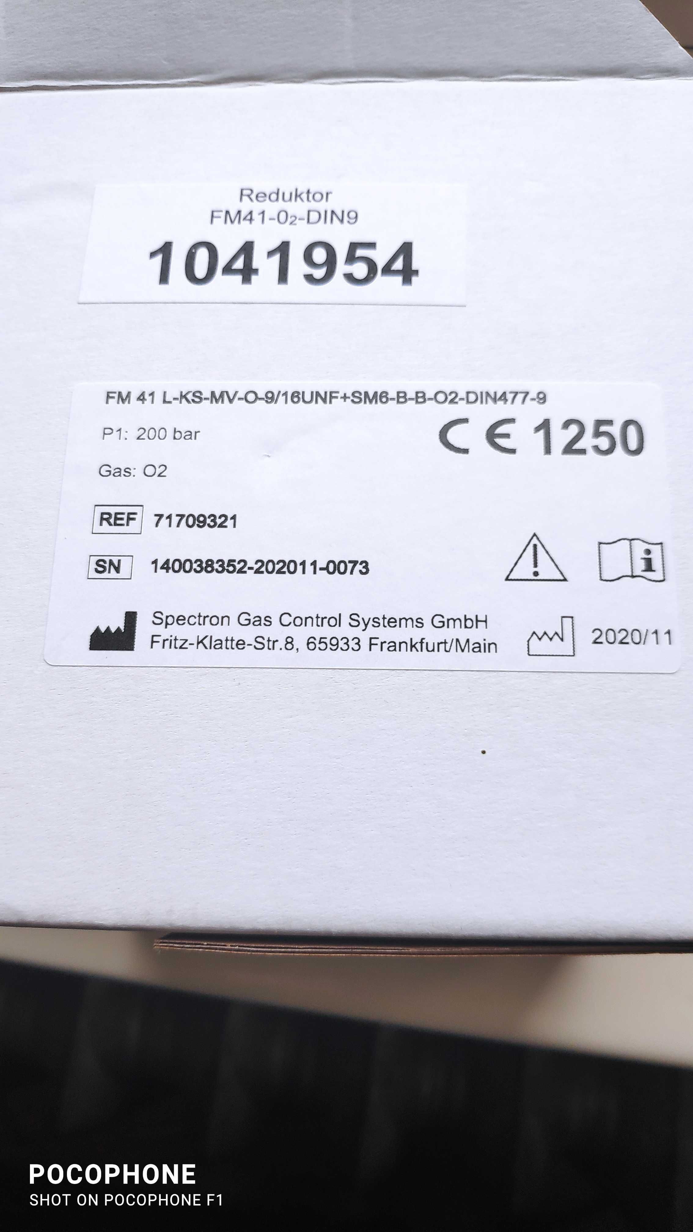 Regulator reduktor do butli z gazem medycznym Spectromed  GERMANY