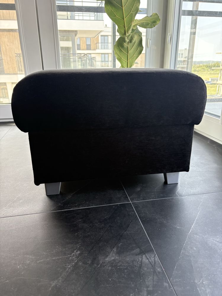 Pufa puf czarna meble salon siedzenie