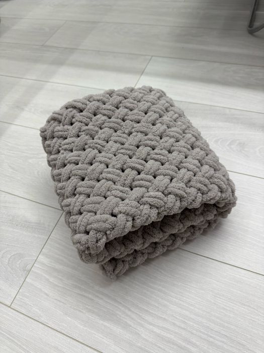 Чотири плед  в наявності а також плетемо під замовлення