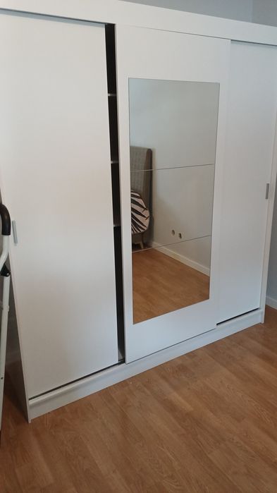 Montagens de mobiliário e afins