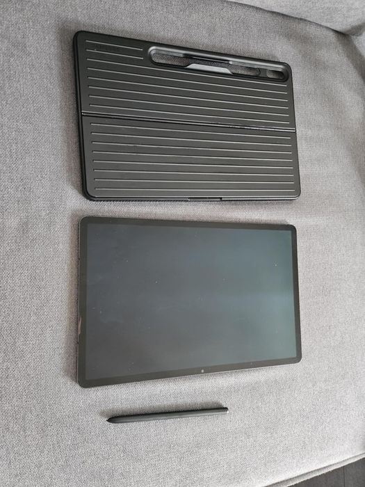 Samsung Galaxy tab s8 plus z klawiaturą i etui