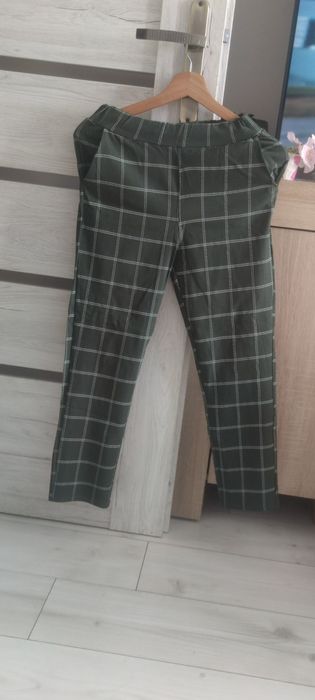 Spodnie w kratkę rozmiar S-M