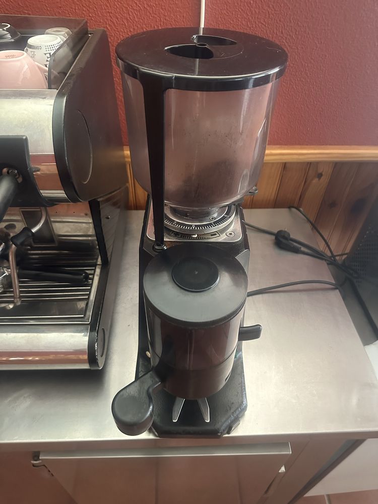 Maquina de Cafe Industrial com Oferta de Moinho de cafe
