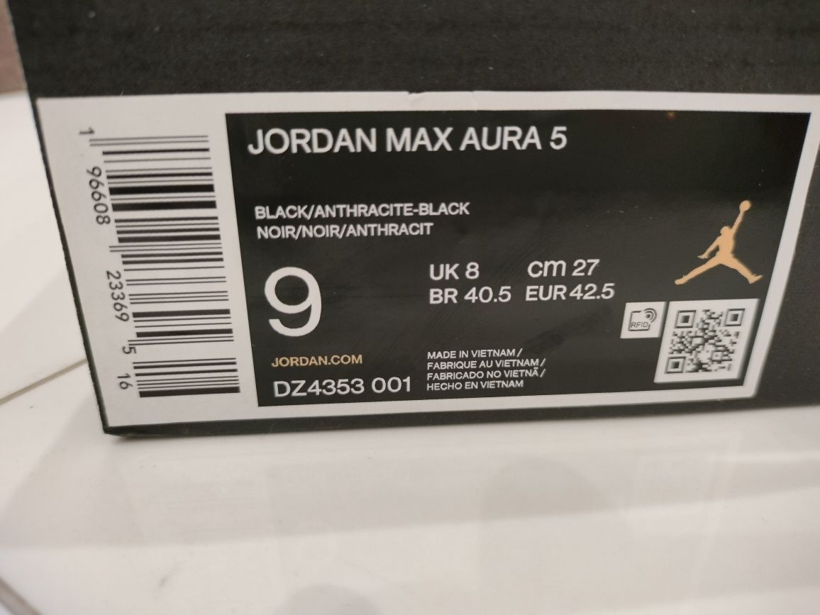 Jordan max aura  5