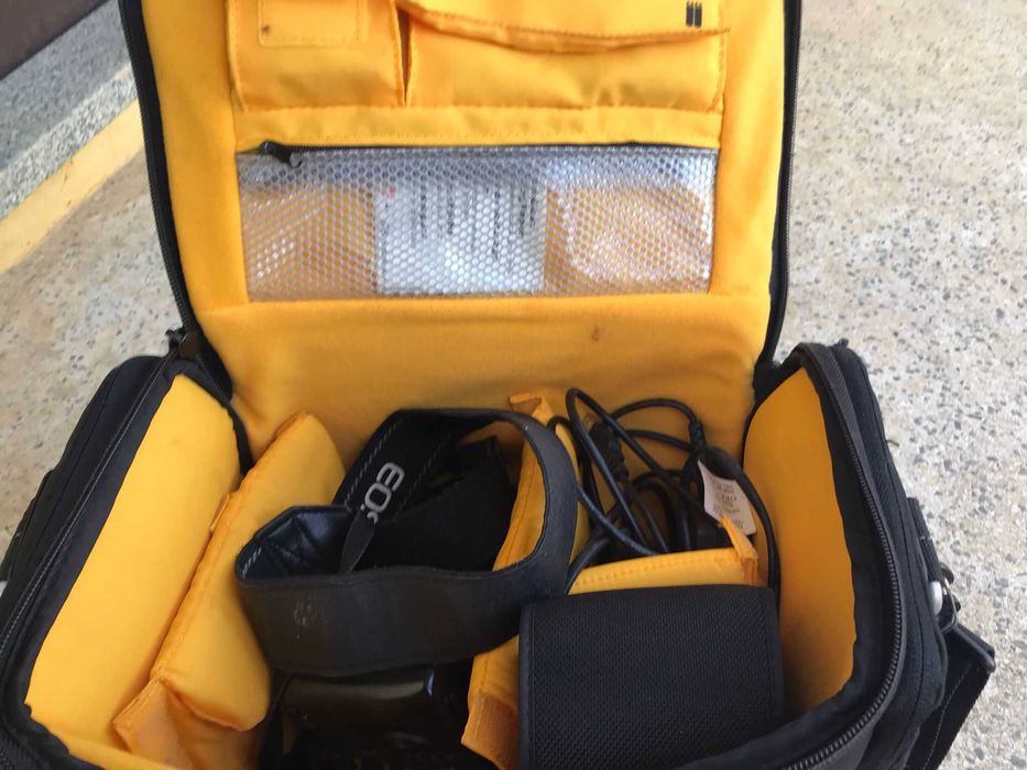 Maquina Canon EOS  400D, com objetiva Tamron L8-250 mm + Flash Canon