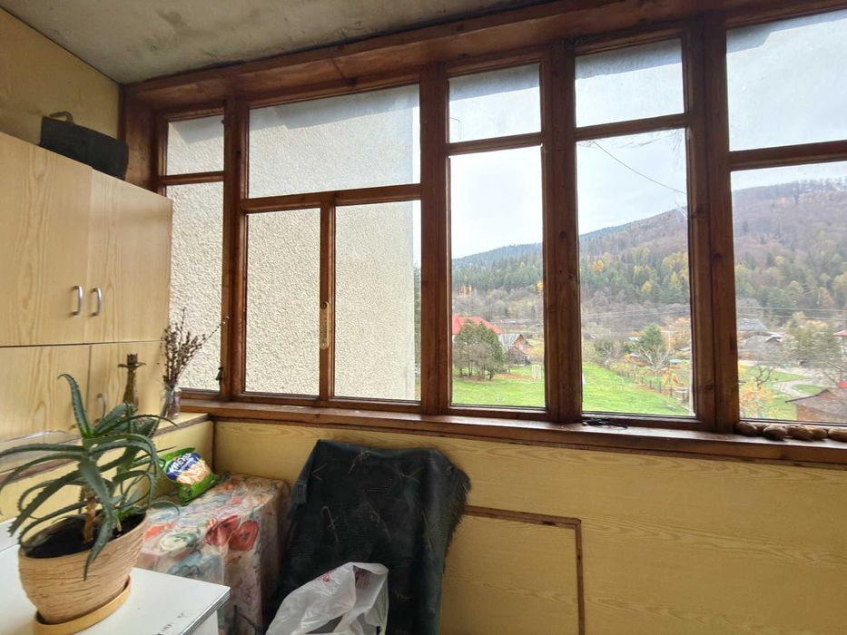 Продається квартира 3 кім., житловий стан, 66 м.кв., м.Яремче