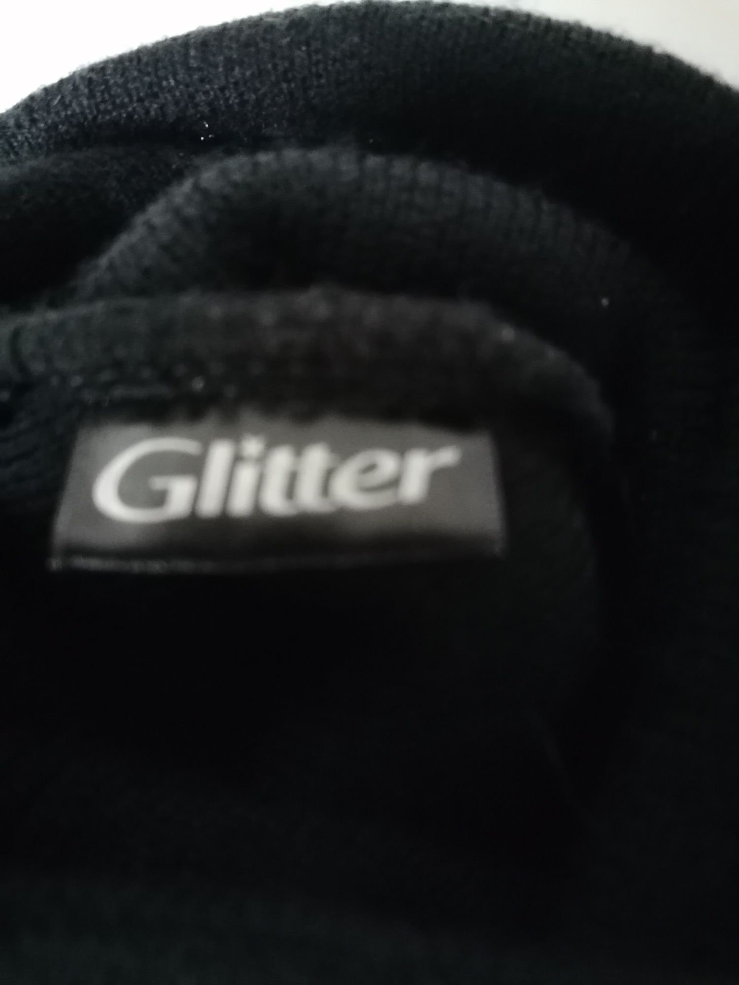 Czapka firmy Glitter