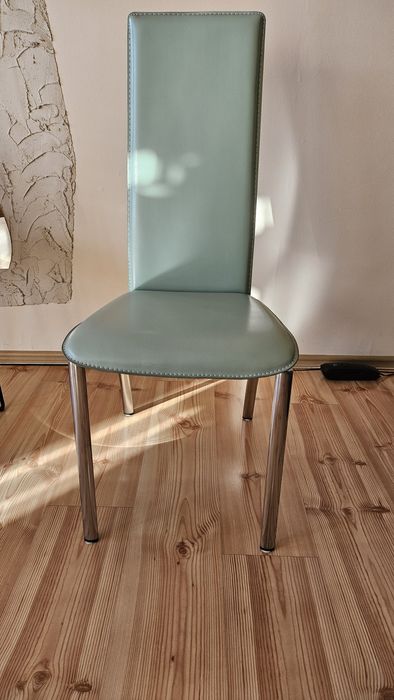 Krzesła stołowe komplet 4 szt niklowane i tapicerowane. Stan idealny