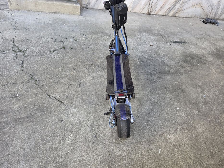 Vende se trotineta elétrica