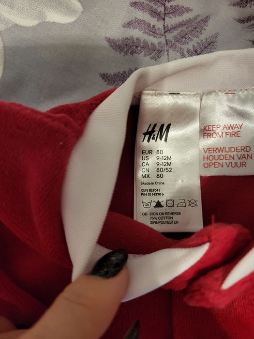 Strój Św. Mikołaja rampers z czapką r. 80