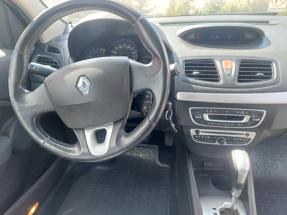 Рено Флюенс 2011р. 1.6 автомат, газ/бензин