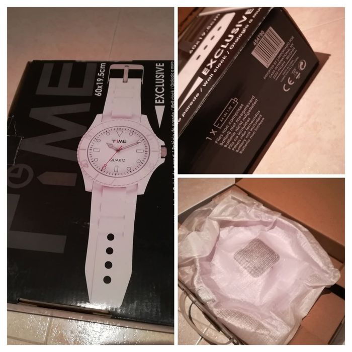 Relógio branco de parede