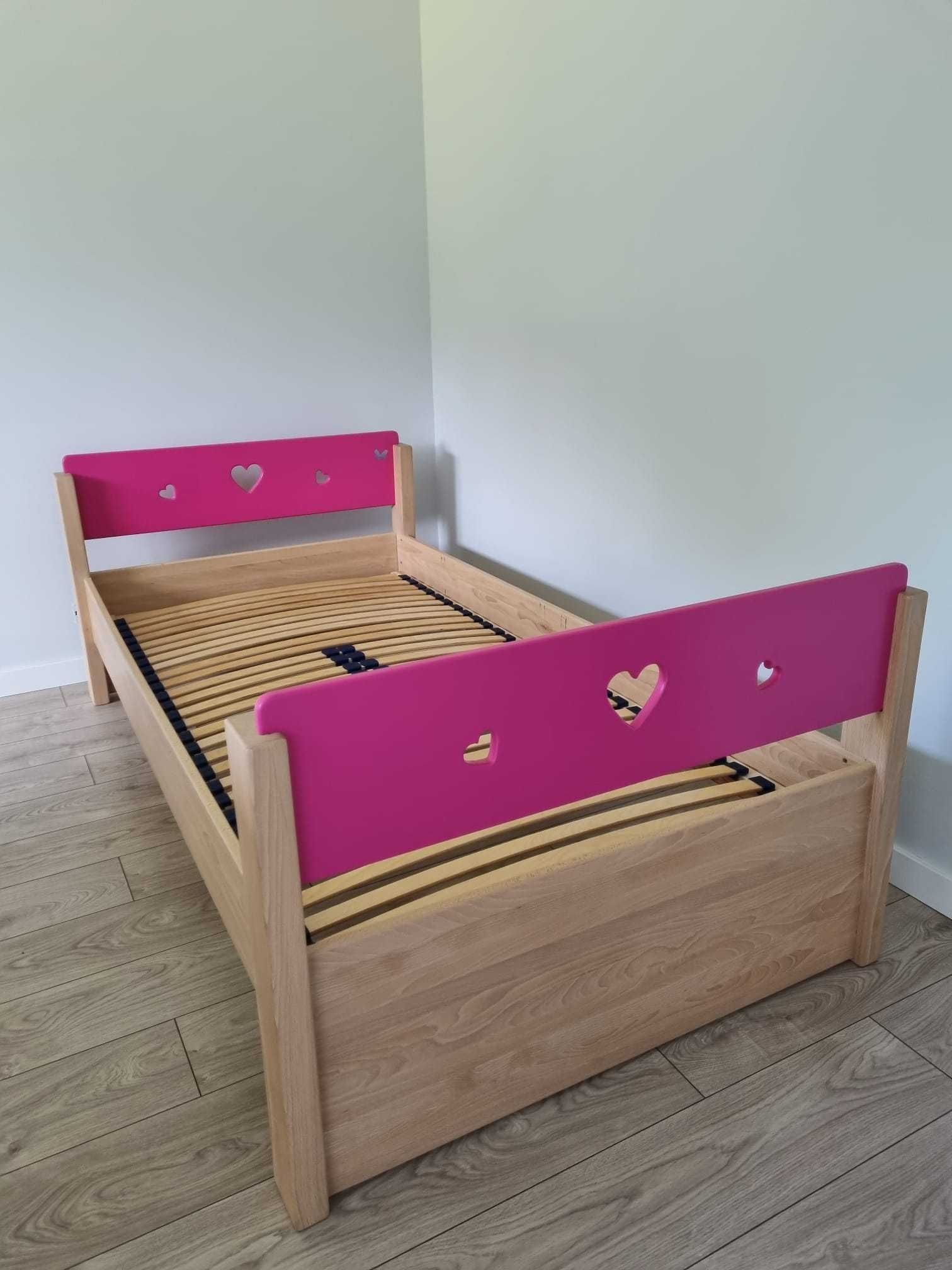 Łóżko dziecięce i komoda