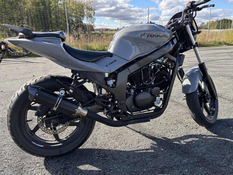 Hyosung gt 125 r.