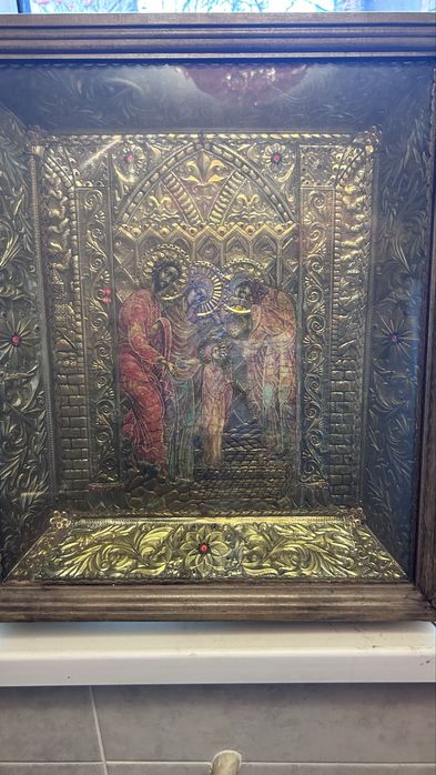 Продам икону,в деревяной рамке