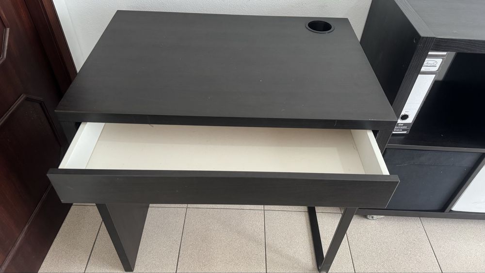 Secretaria com gaveta