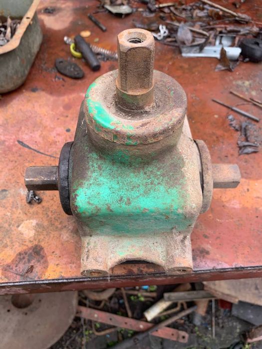 Редуктор шнека загрузочного