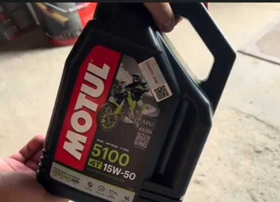 Моторне масло Motul 15w50