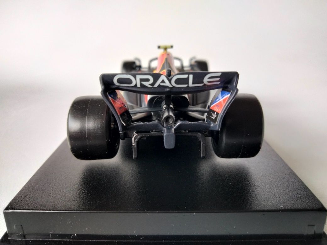 1/43 Red Bull RB18 #11 - Sérgio Pérez (2022)