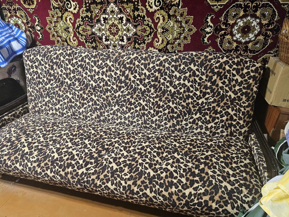 Продам диван книжка