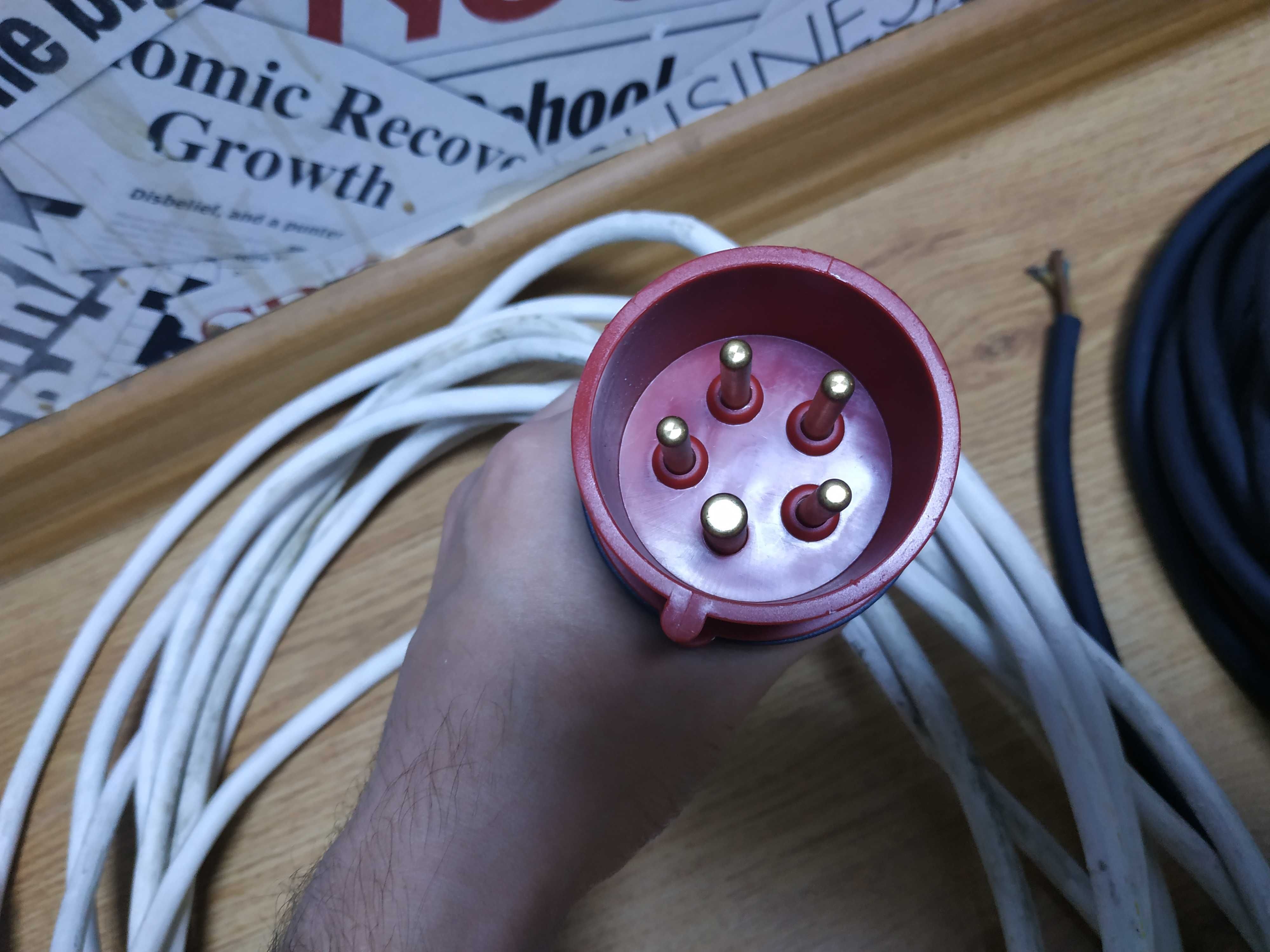 Przewód prądowy i kabel siłowy