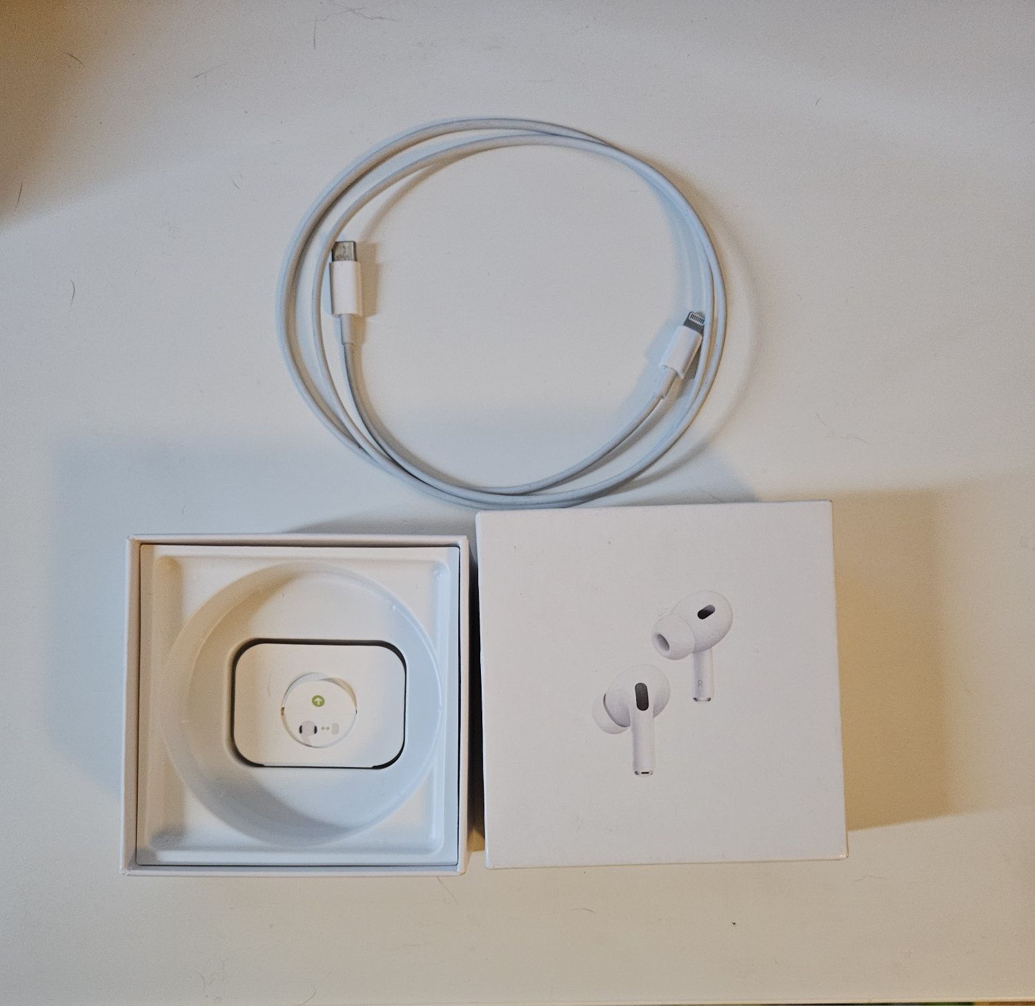 AirPods Pro 2 (fone direito + caixa)
originais Apple
LA
funcionar bem