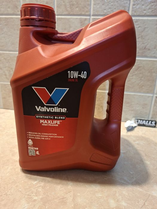 Olej silnikowy Valvoline 10w40 4 Litry nowy nie otwierany