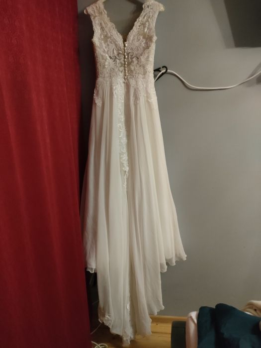 Suknia ślubna z trenem rozmiar xs/s