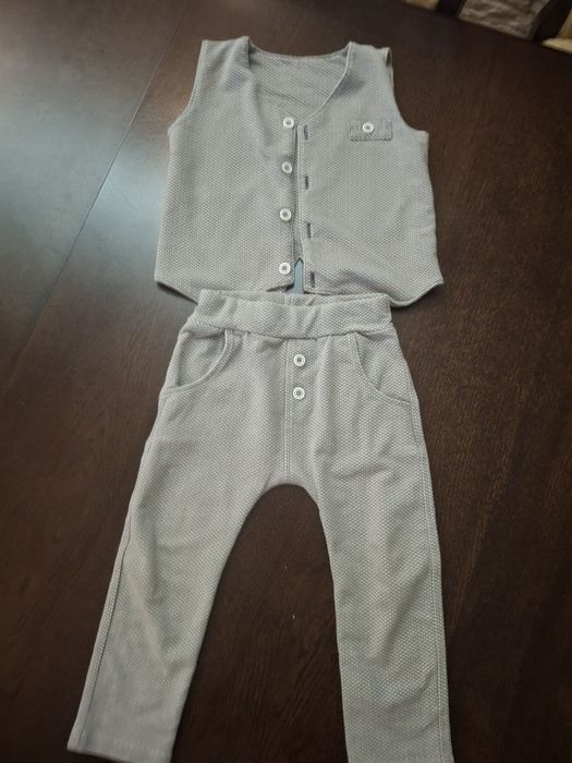 Elegancki komplet kamizelka spodnie.