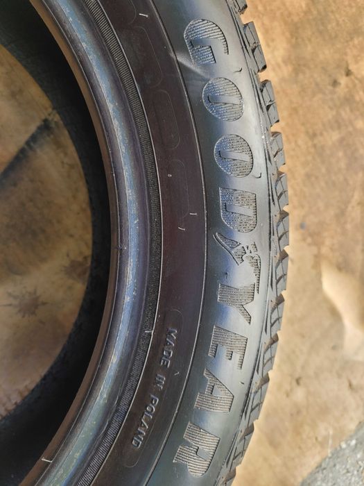 Продам шины GOOD YEAR  ultragrip ice 2 215/55/r16