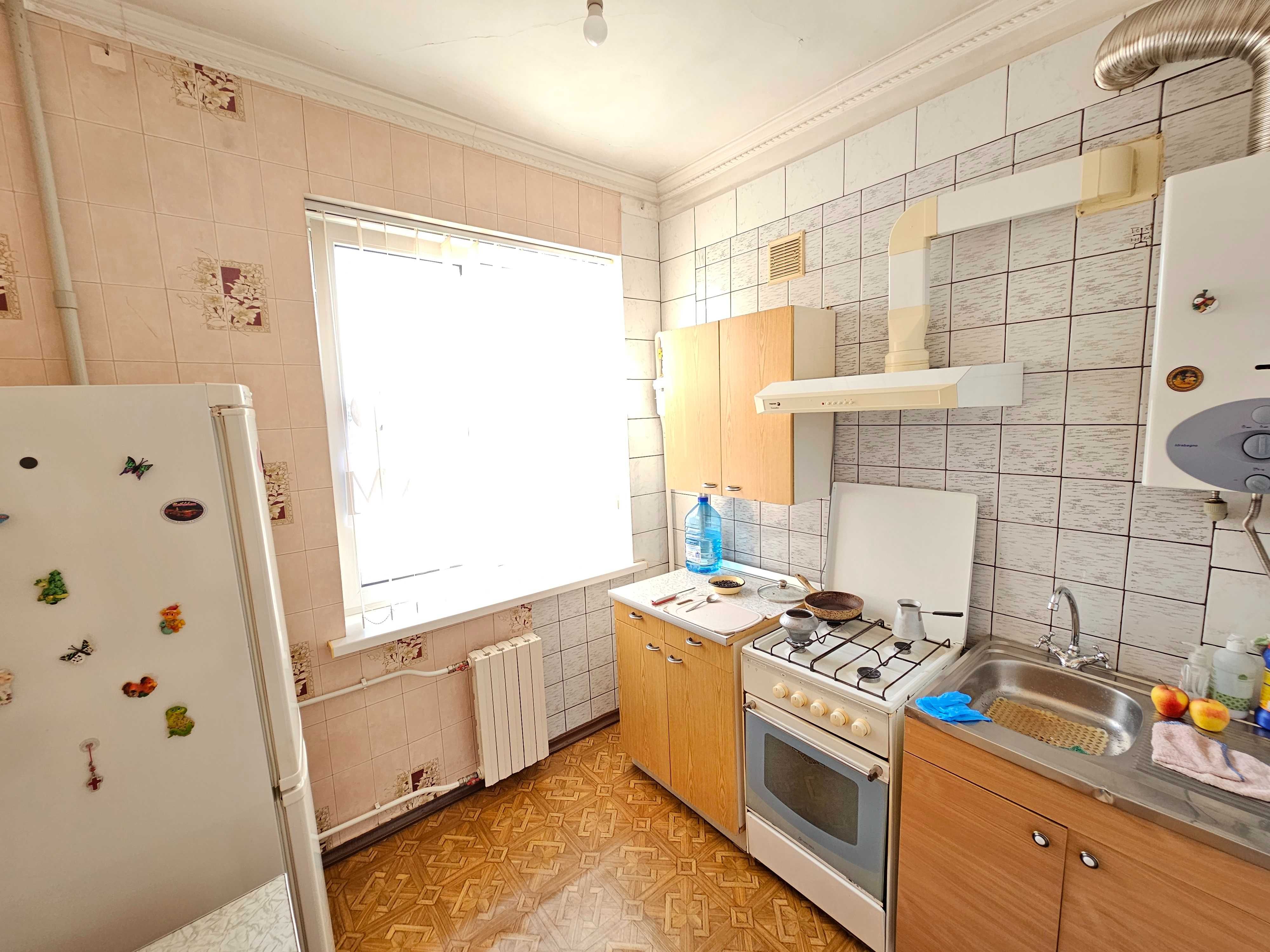 Продаётся двухкомнатная сталинка на автовокзале, Днепр шоссе