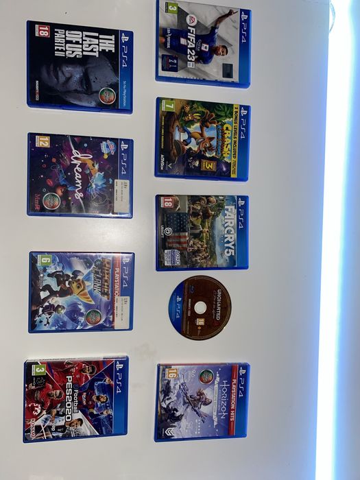 PS4 Slim + Jogos e Acessórios - Ótimo Estado