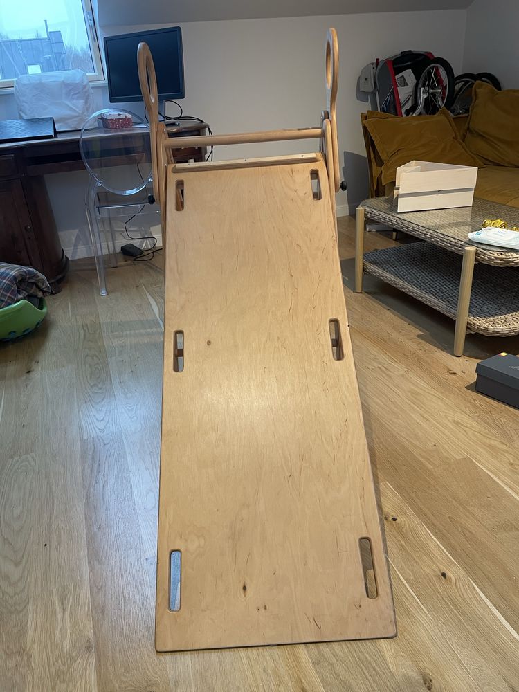 Drabinka pikler ze zjezdzalnia i scianka wspinaczkowa woodwalker