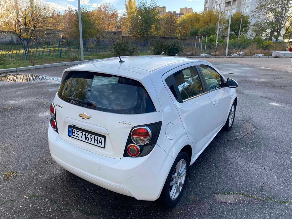 Chevrolet Aveo 2012 року 1.2/бензин