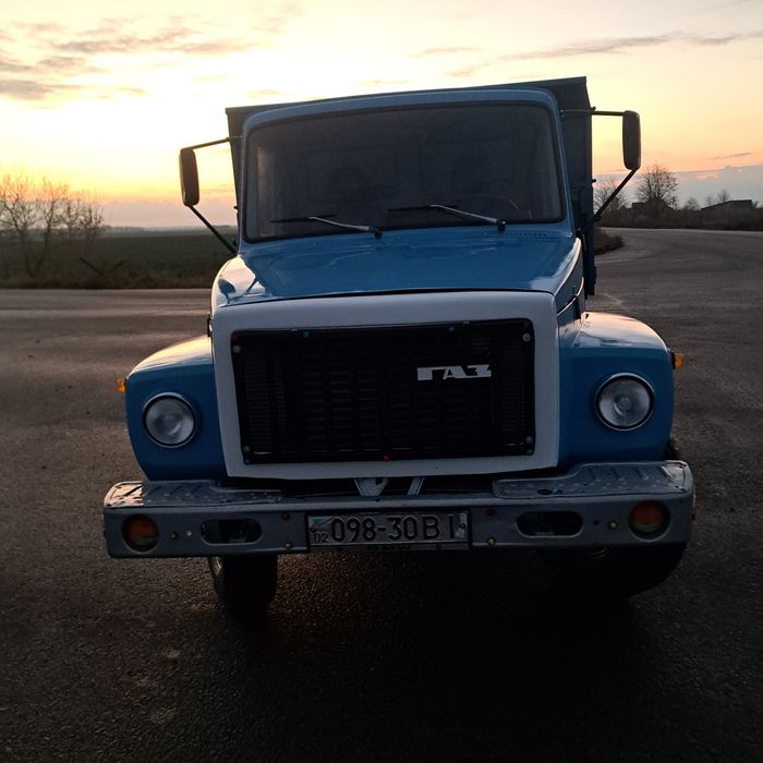 Газ 3307 після реставрації.