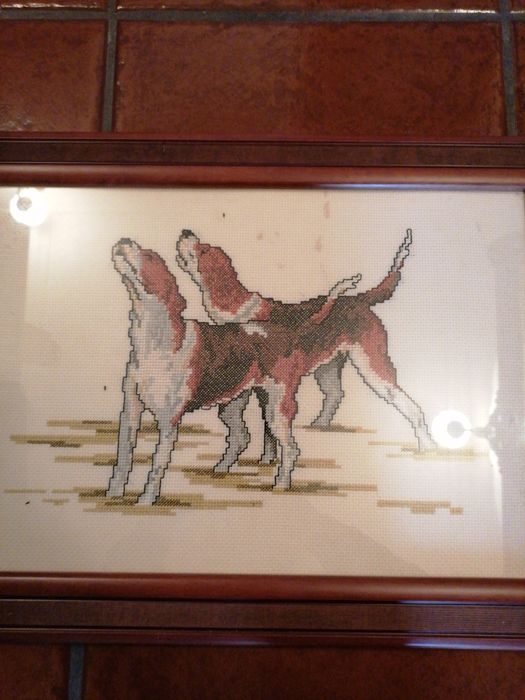 Quadro cães caça em ponto de cruz