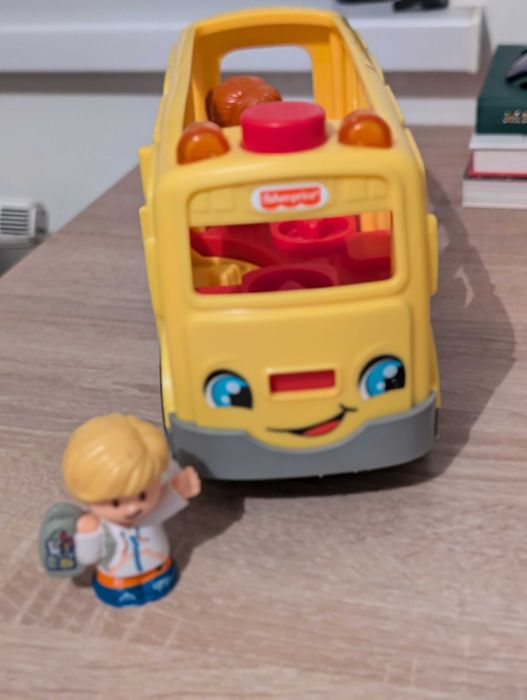 Fisher-Price Little People Autobus Małego Odkrywcy