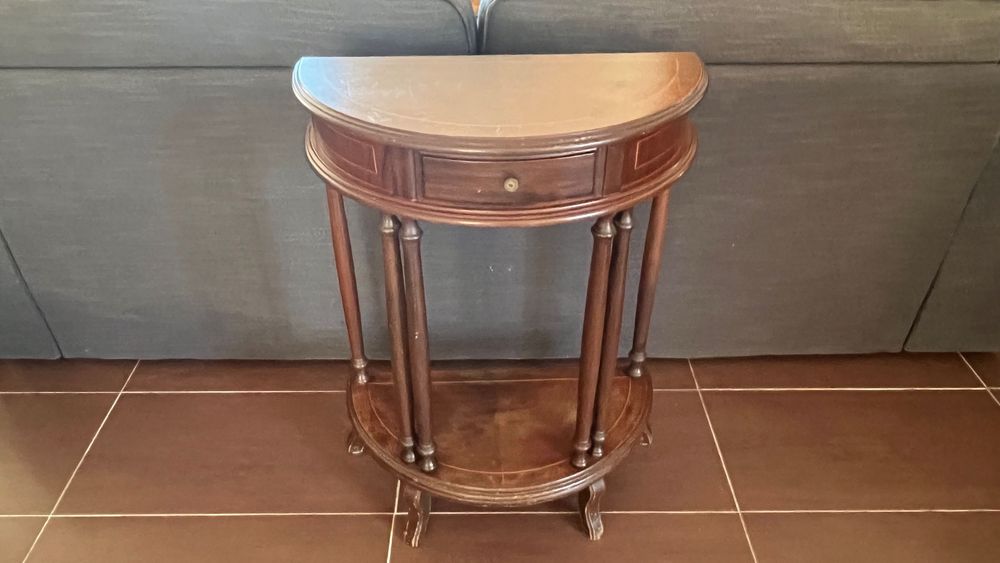 Mesa apoio antiga