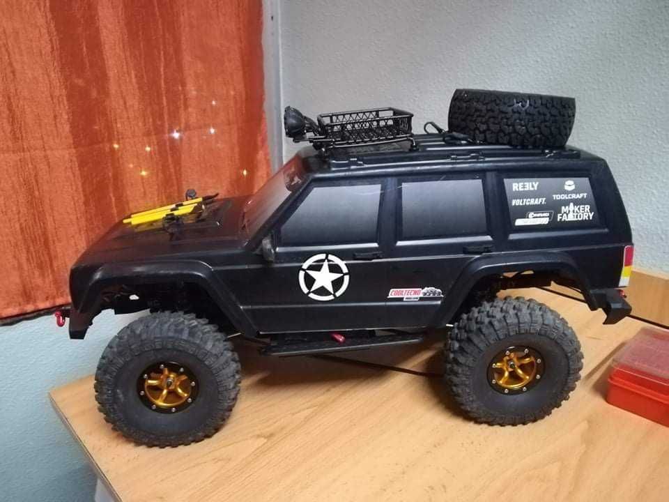 Vendo jeep replica scx10 ou troco por algo do meu agrado