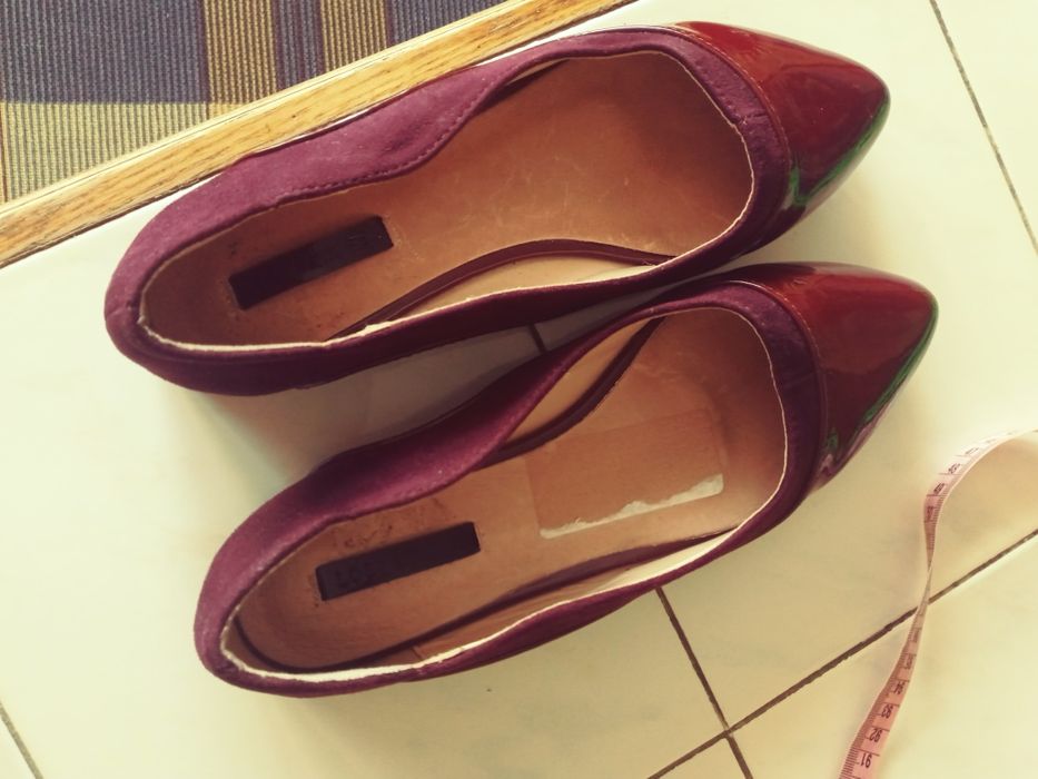 Buty cale niskie bordo 38 zamsz lakier