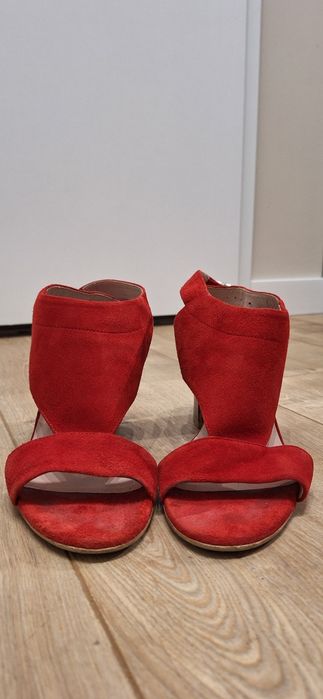 Sandałki na słupku Lasocki 38