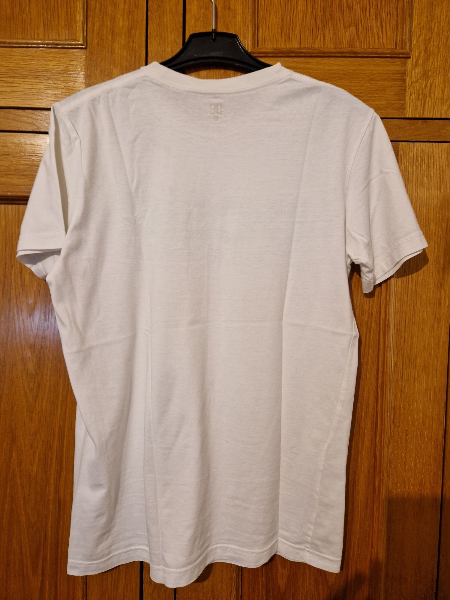 T-shirt DC Shoes branca - tamanho S