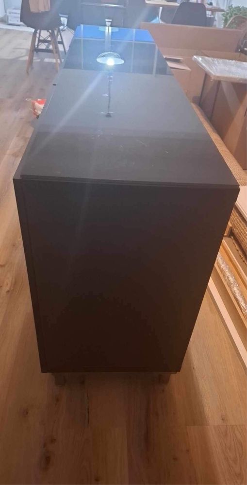 Aparador preto ikea com vidro