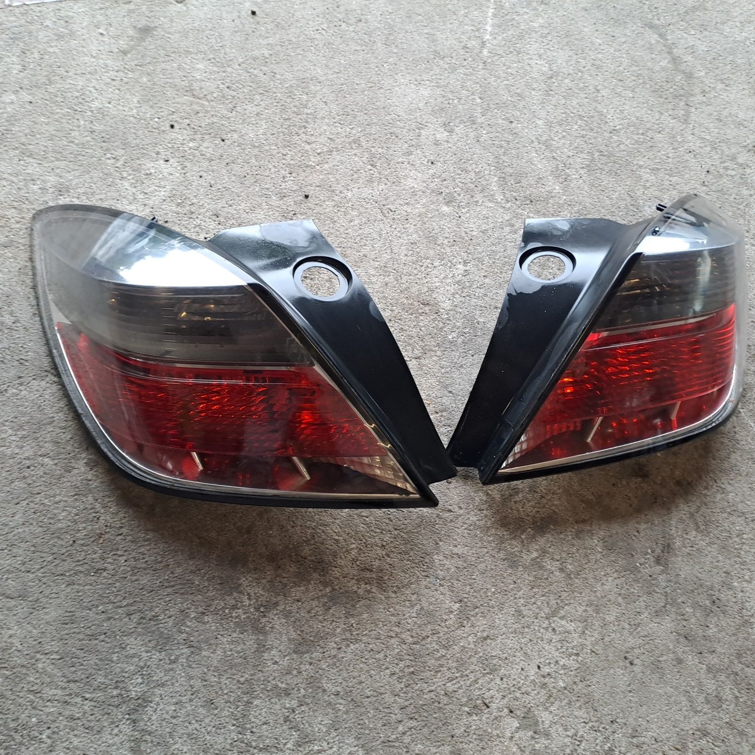 Lampy tył Astra H GTC z157 drzwi lusterko lampa , zderzak tył