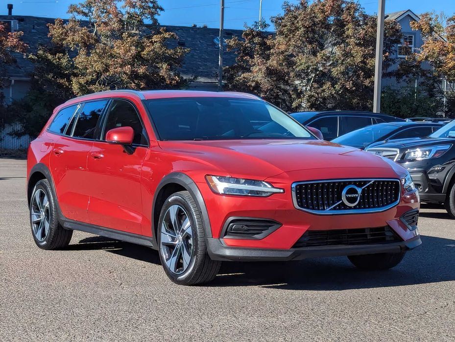 Volvo V60 Cross Country T5      2020