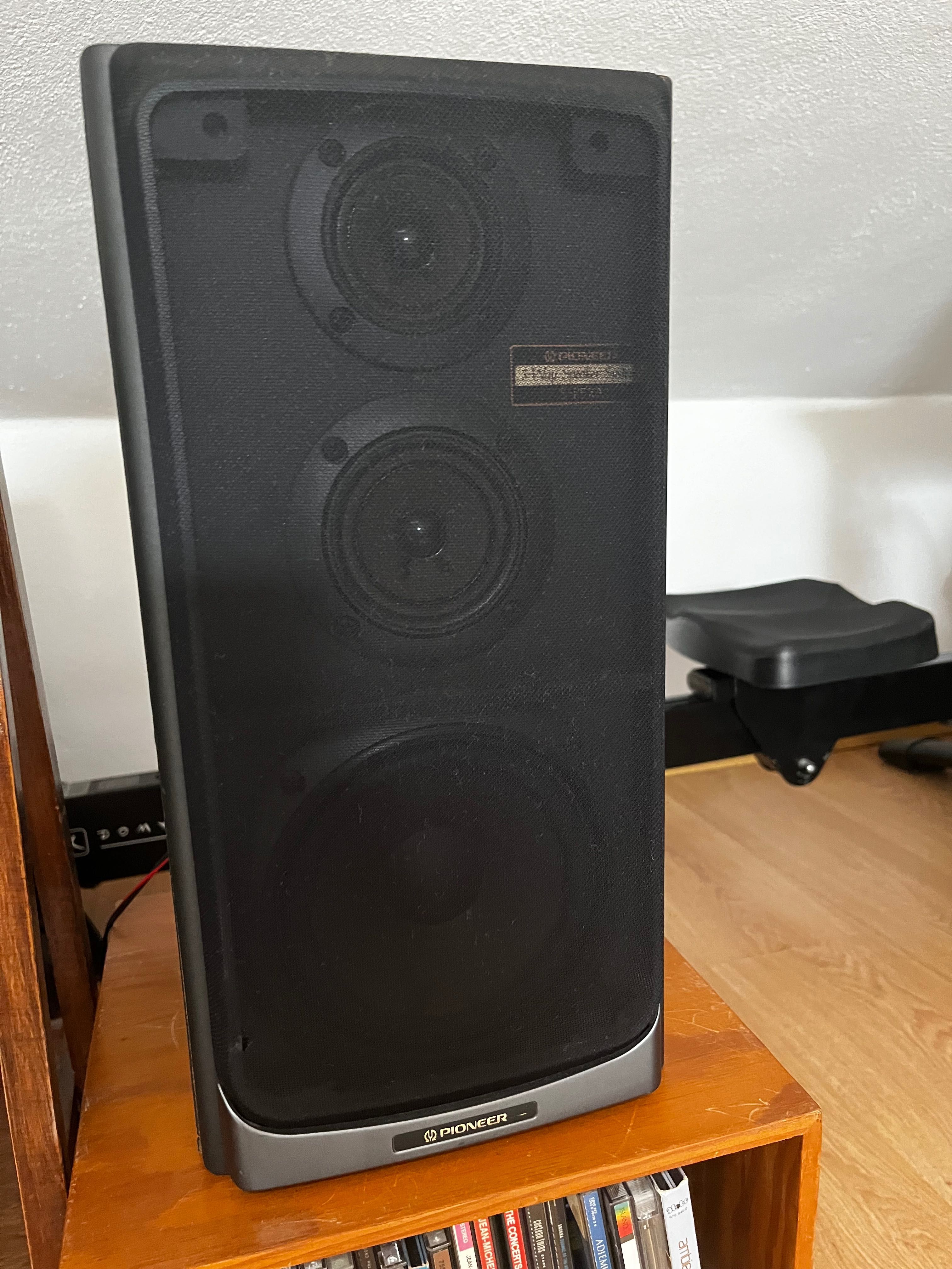 Hi-Fi Pioneer A-P510 (secções separadas) com duas colunas