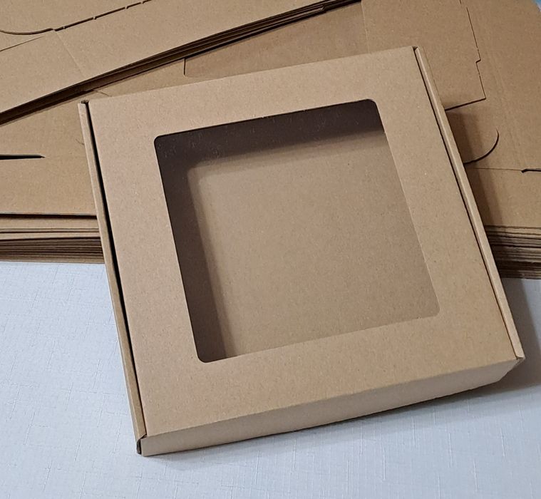 Pudełka fasonowe z okienkiem