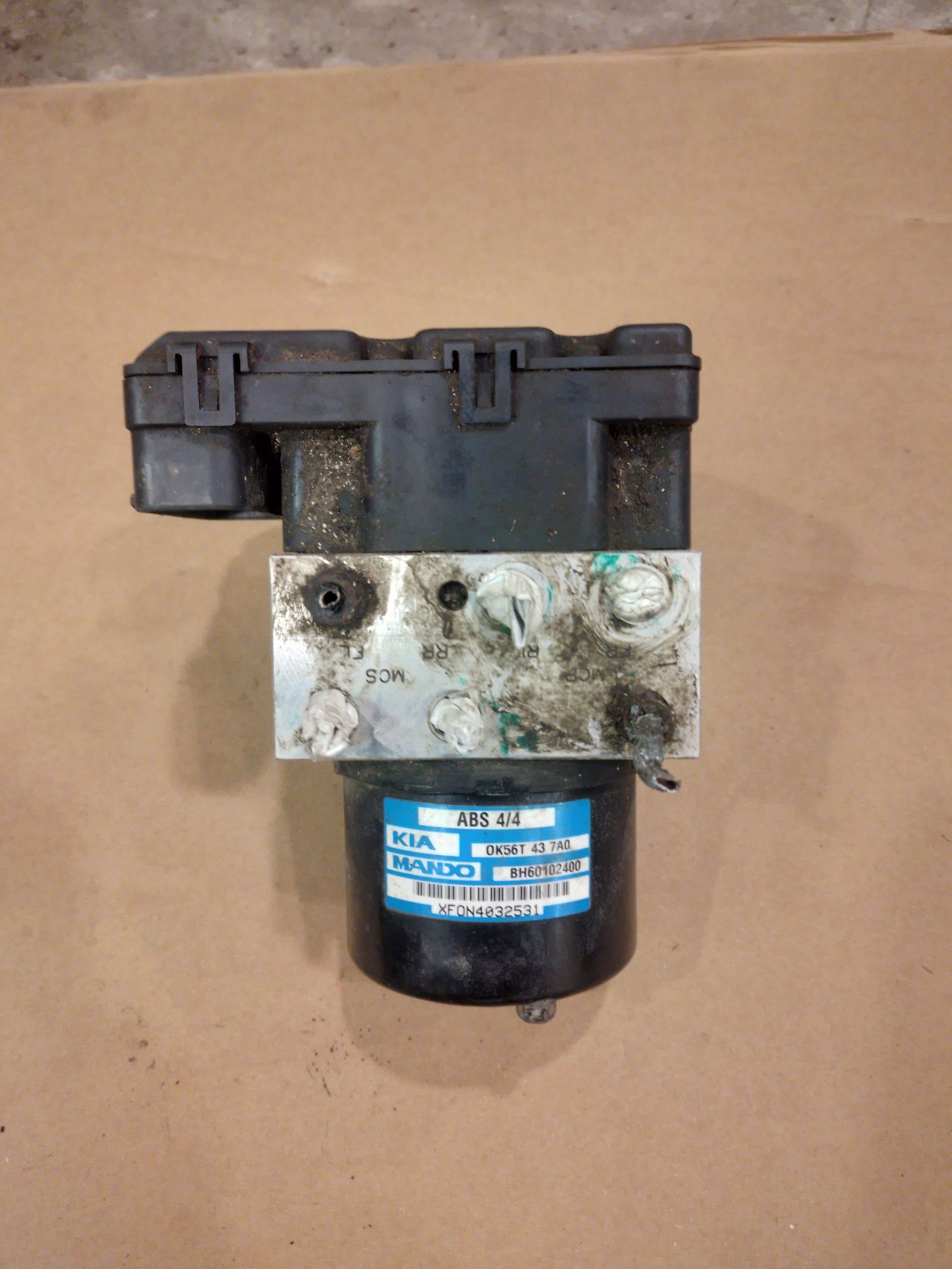 Блок ABS Kia Carnival 1999-2005 OK56T437AO OK56T437AE BH60102400