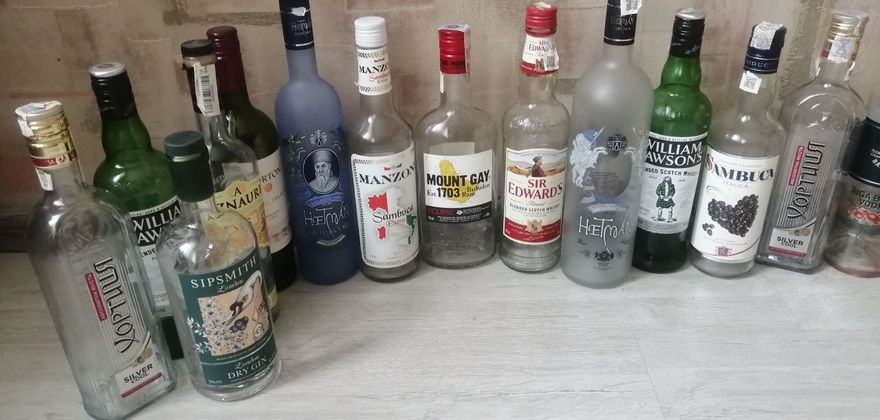 Красивые бутылки 0.7л. Новые