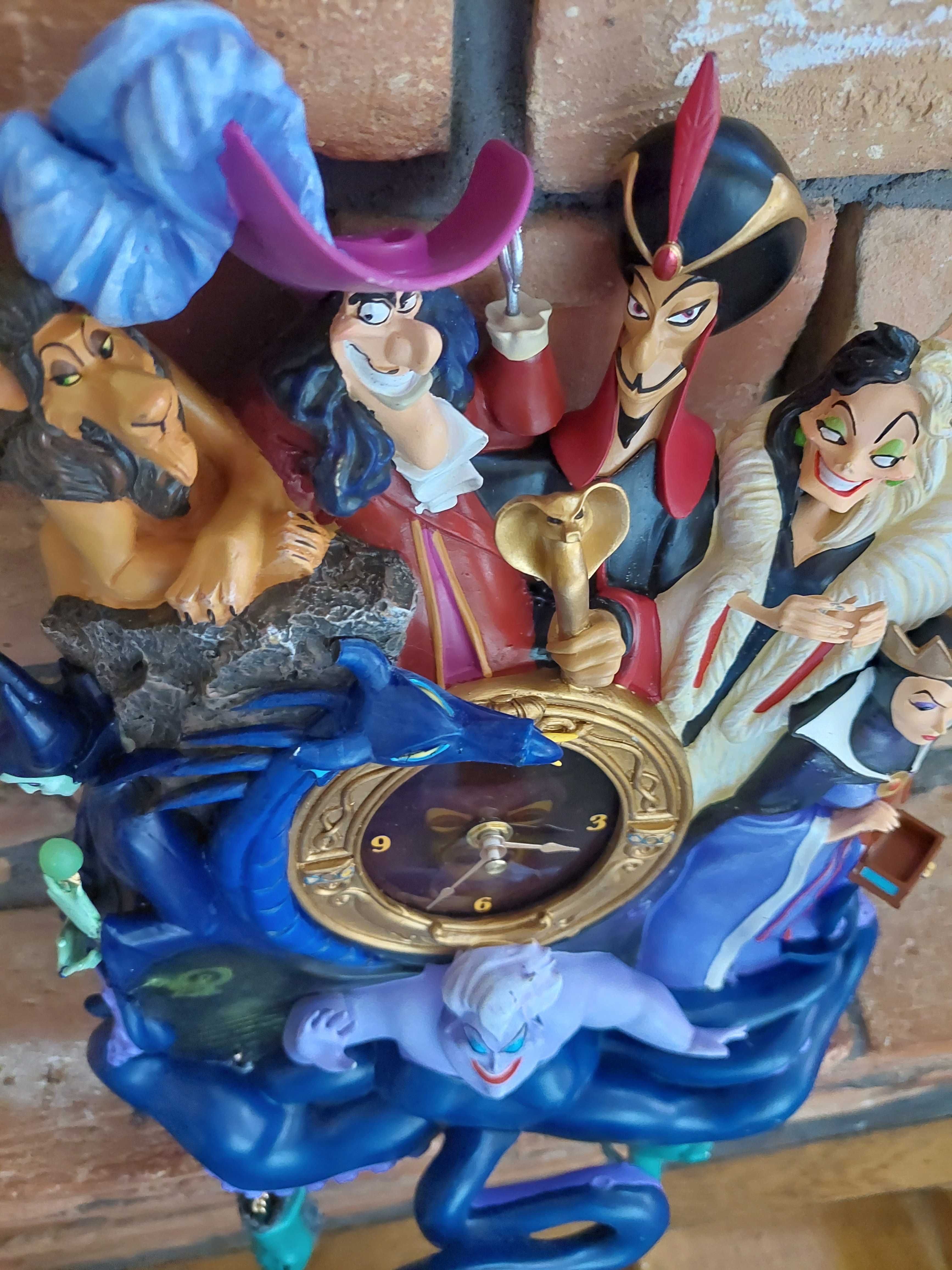 Zegar Disney scienny czarne charaktery swieci i gra